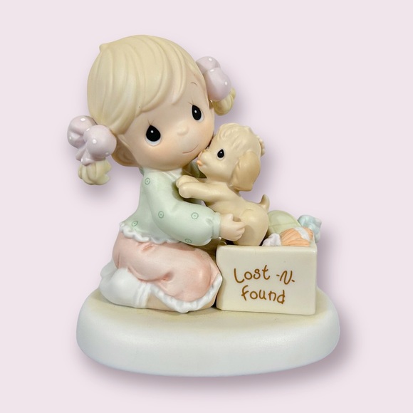 Precious Moments Accessories - Precious Moments Figurine